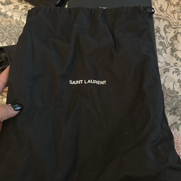 SAINT LAURENT 36 - Picture 6 of 9